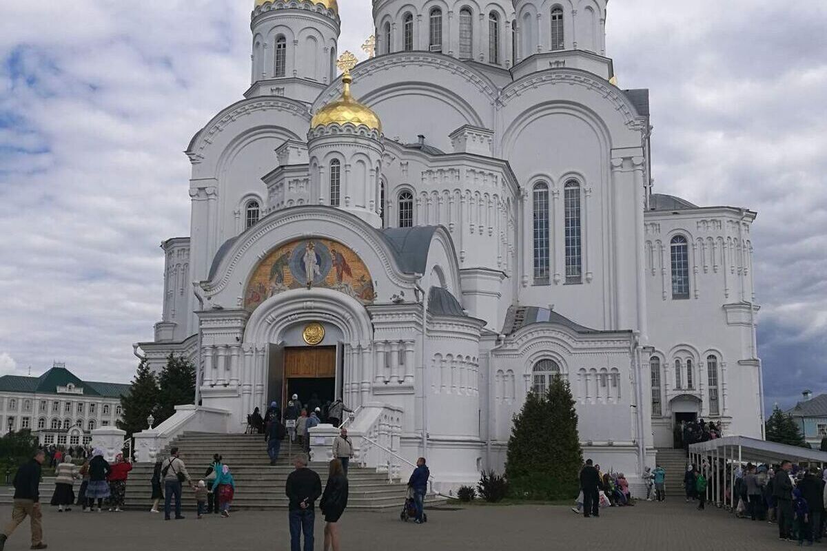 Где в России можно поклониться частицам Креста Господня: священник назвал главные святыни