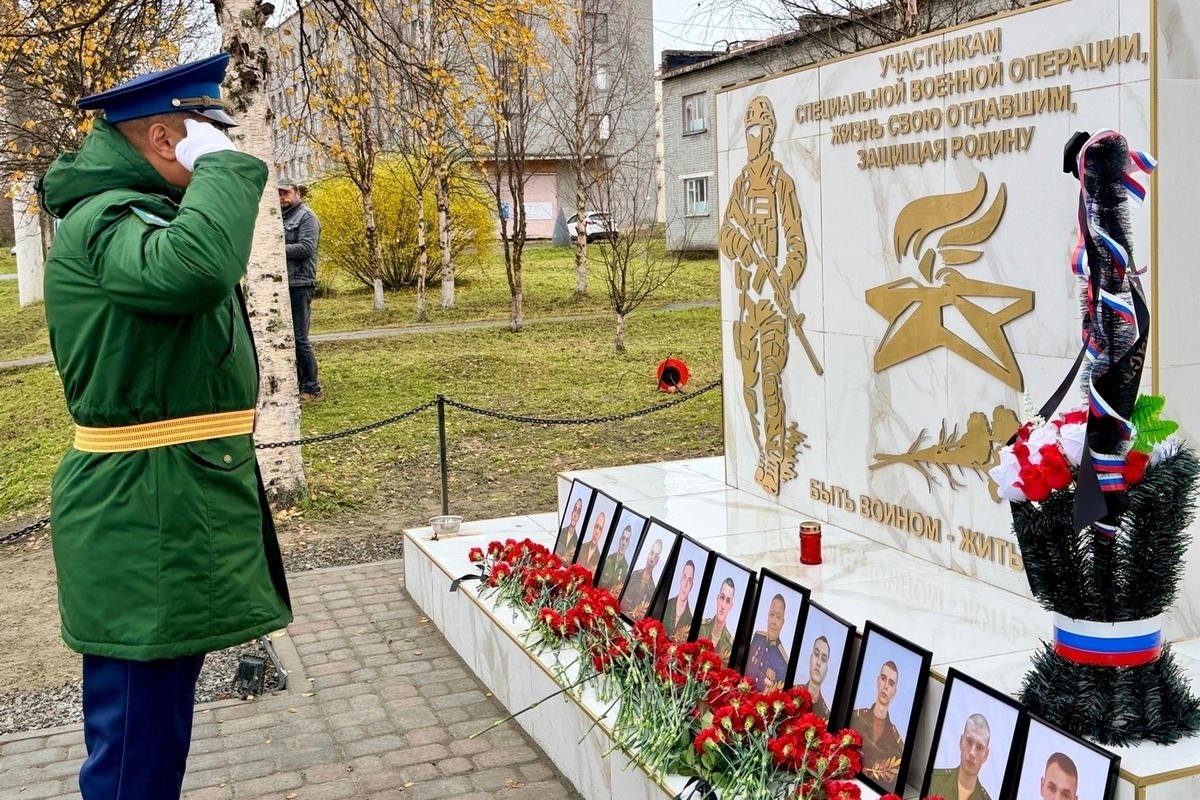 В Протоках открыли мемориал погибшим участникам СВО