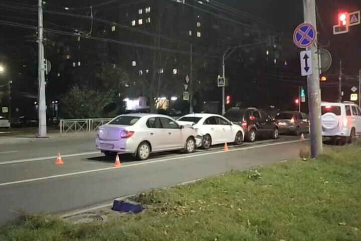 Массовое ДТП в Автозаводском районе: госпитализирован младенец