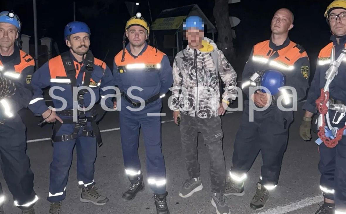 В Анапе спасли туриста, застрявшего на отвесном склоне