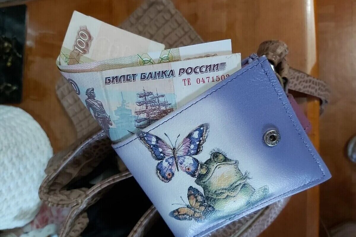 Петербургские работающие пенсионеры получают в среднем меньше 30 тысяч