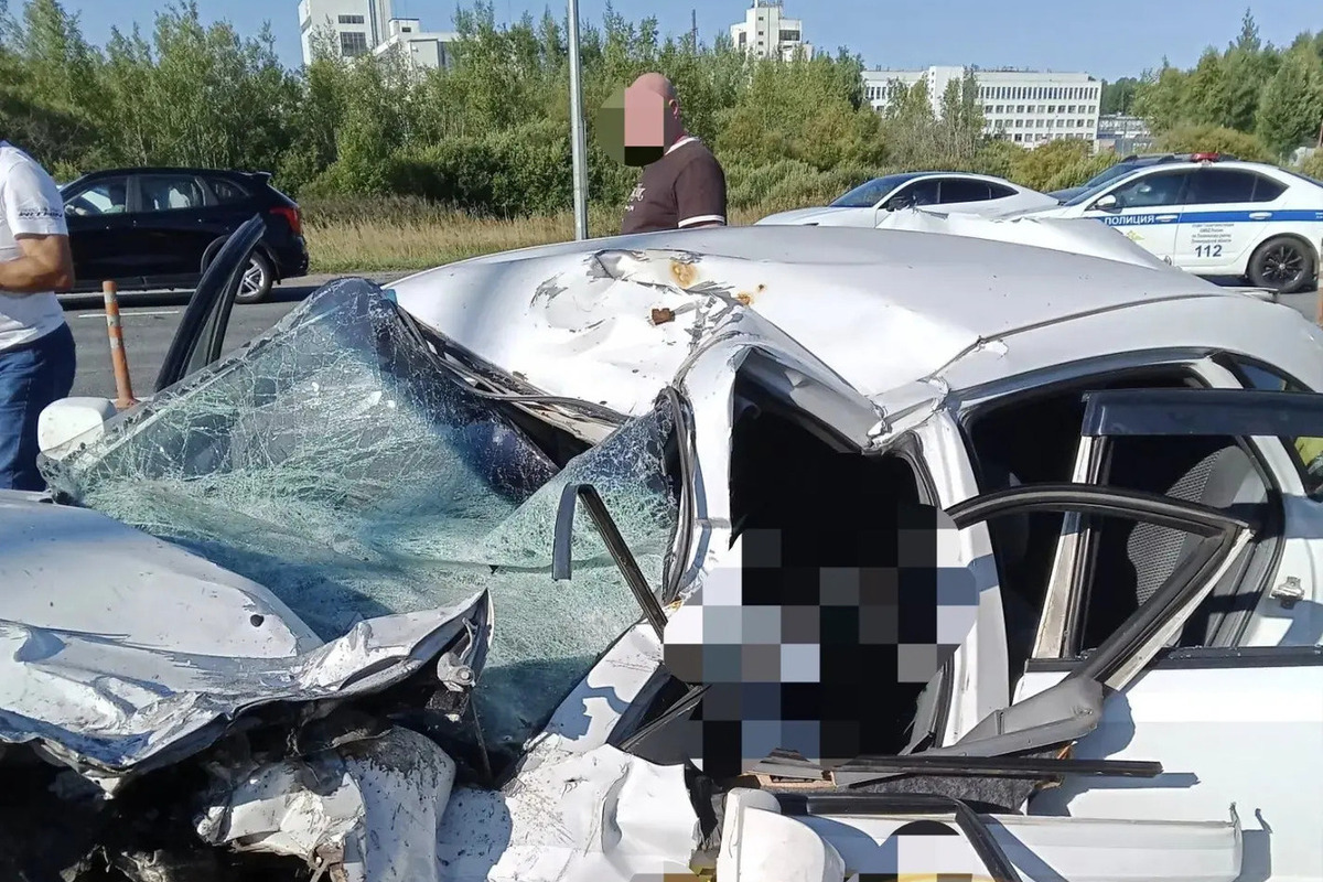 В Тосно водители двух иномарок погибли в ДТП из четырех машин
