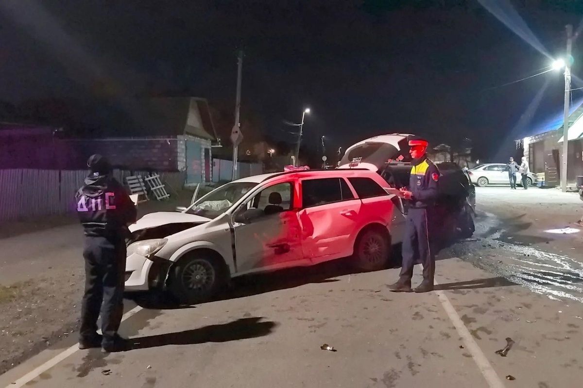 В Качканаре из‑за манёвра такси пострадали 4 человека, один - в реанимации