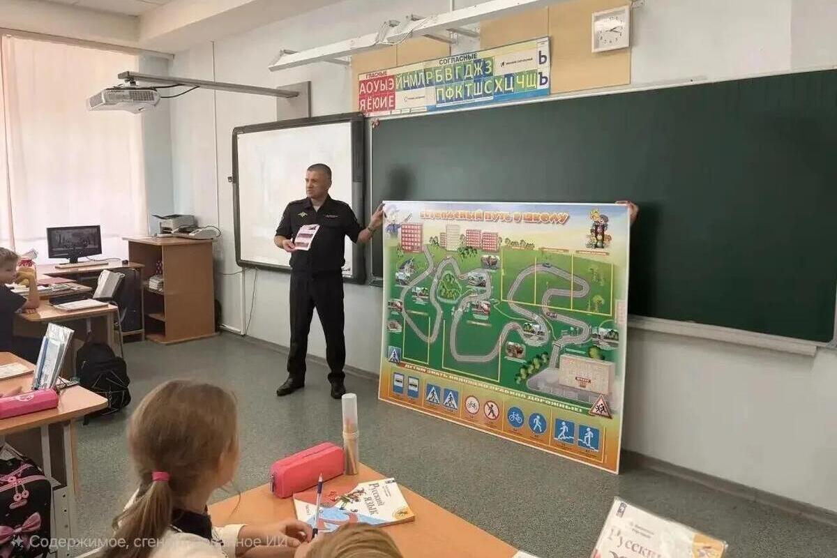 Главный госавтоинспектор Югры научил школьников, как не попасть в беду на дороге