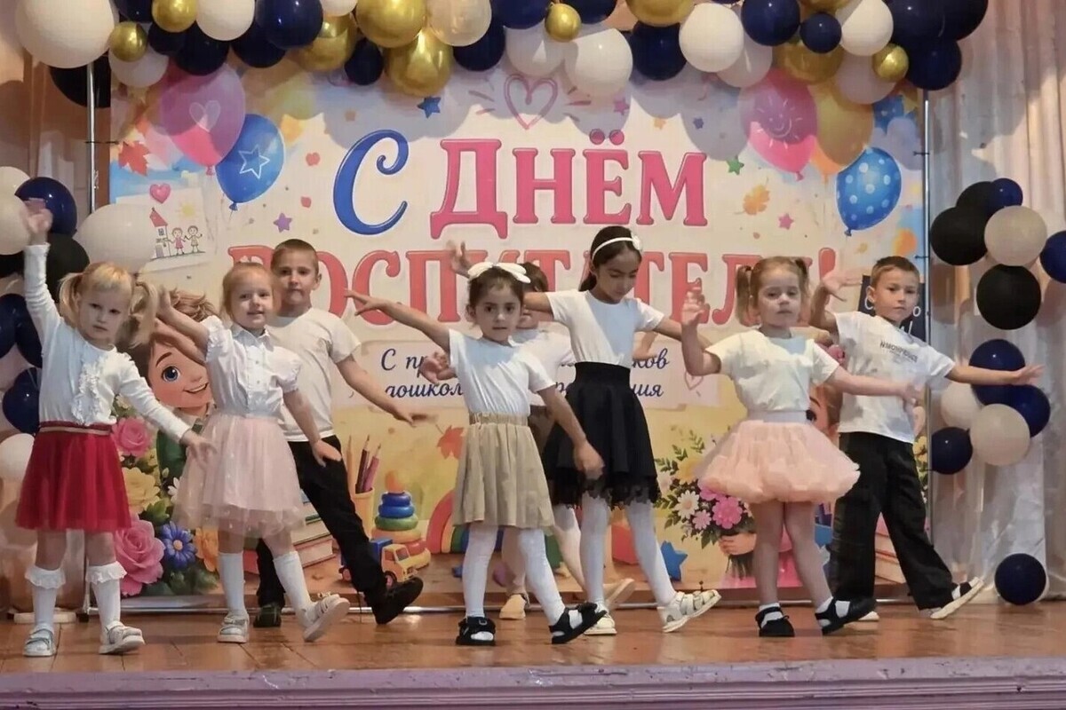 Дошкольные работники Яшалтинского района приняли поздравления в канун профессионального праздника