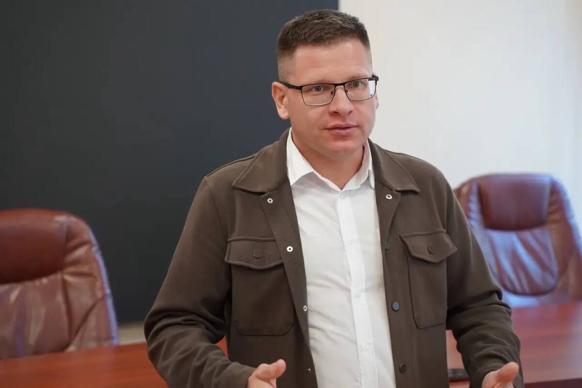 Хинштейн представил нового руководителя областного Дворца молодёжи