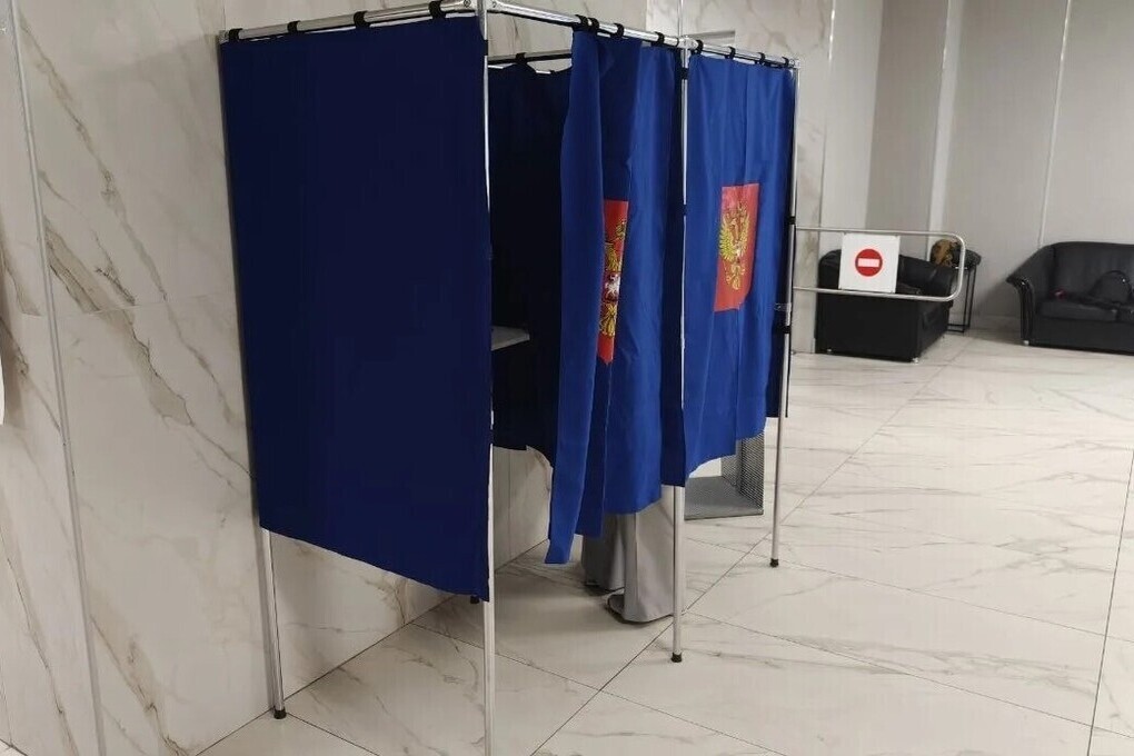 Мандаты отказавшихся депутатов в ЗакСе Петербурга передали пятерым кандидатам