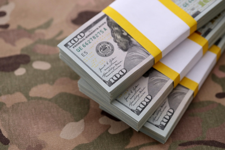 «Не надо ля-ля»: политолог о нехватке $27 млрд для военного бюджета Украины