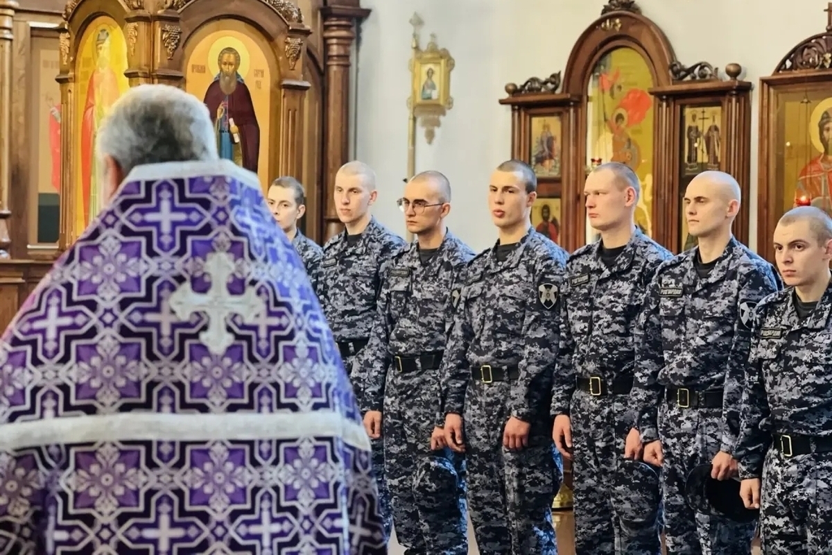 Калининградские росгвардейцы почтили память погибших сослуживцев