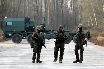 Польша начнет сбивать любые летящие со стороны России объекты