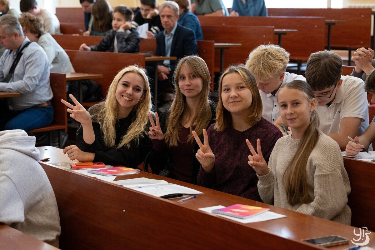 Более 70 человек посетили РГРТУ имени Уткина в рамках Всероссийского дня физики
