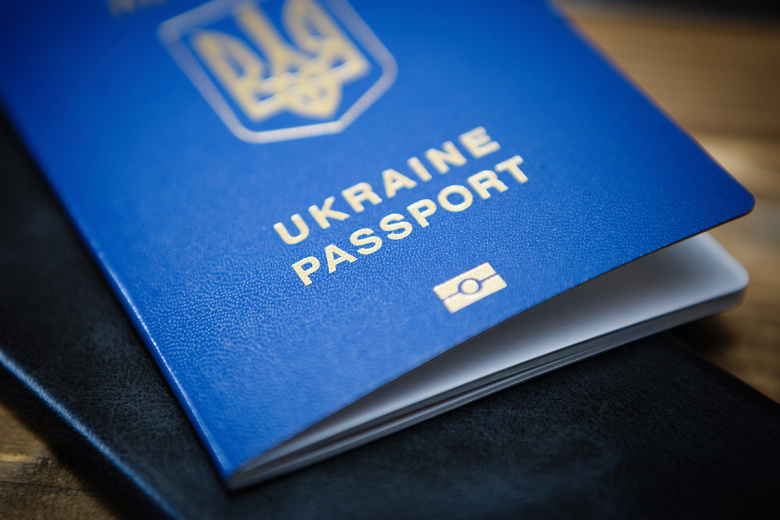 Украинцы остались без паспортов