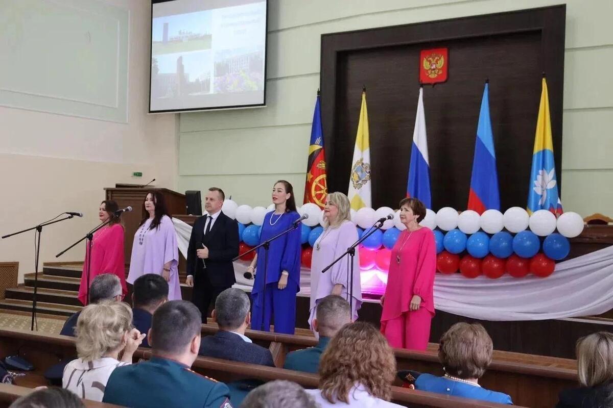 Калмыцкая делегация разделила праздник с жителями Антрацита