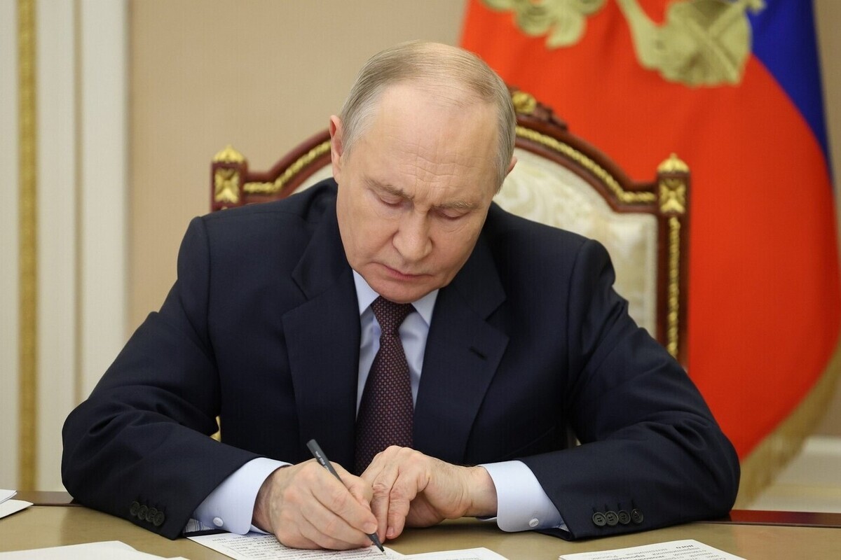 Спасти урожай: Путин поручил кабмину закупить зерно у аграриев