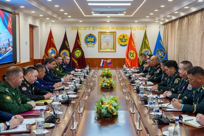 Россия и Монголия подписали план партнерства в военной сфере