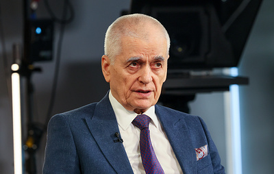 Онищенко заявил, что Эболу пока не завозили в Россию