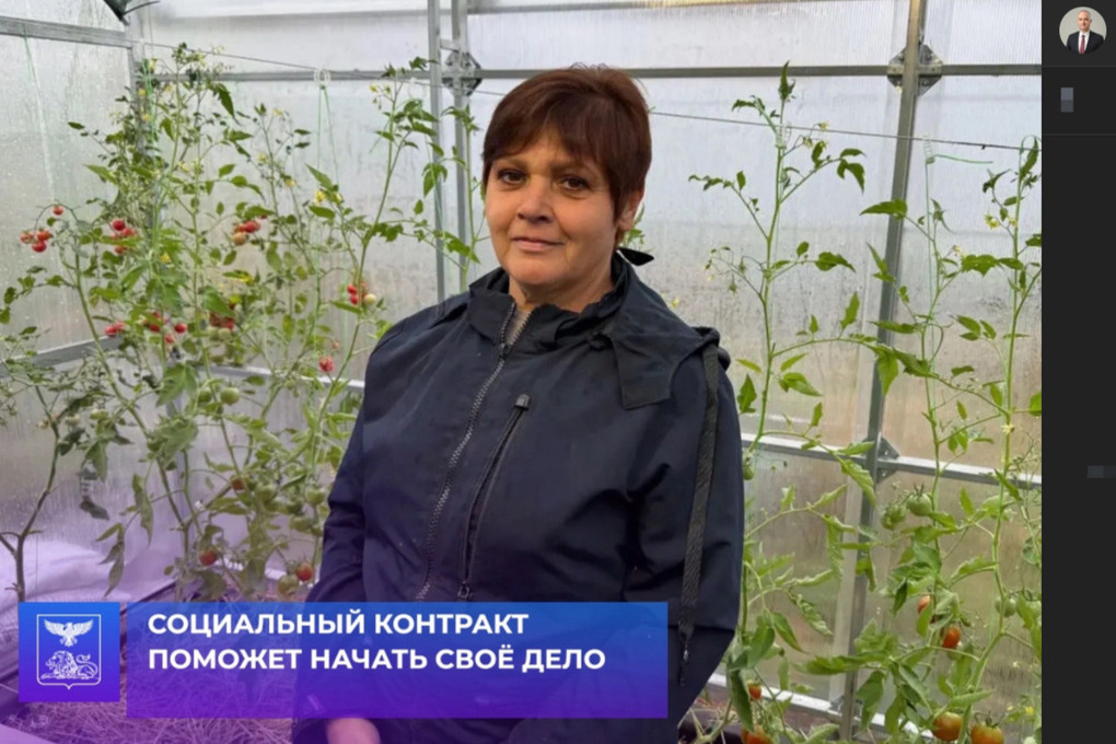 Белгородка построила теплицу высотой три метра по соцконтракту