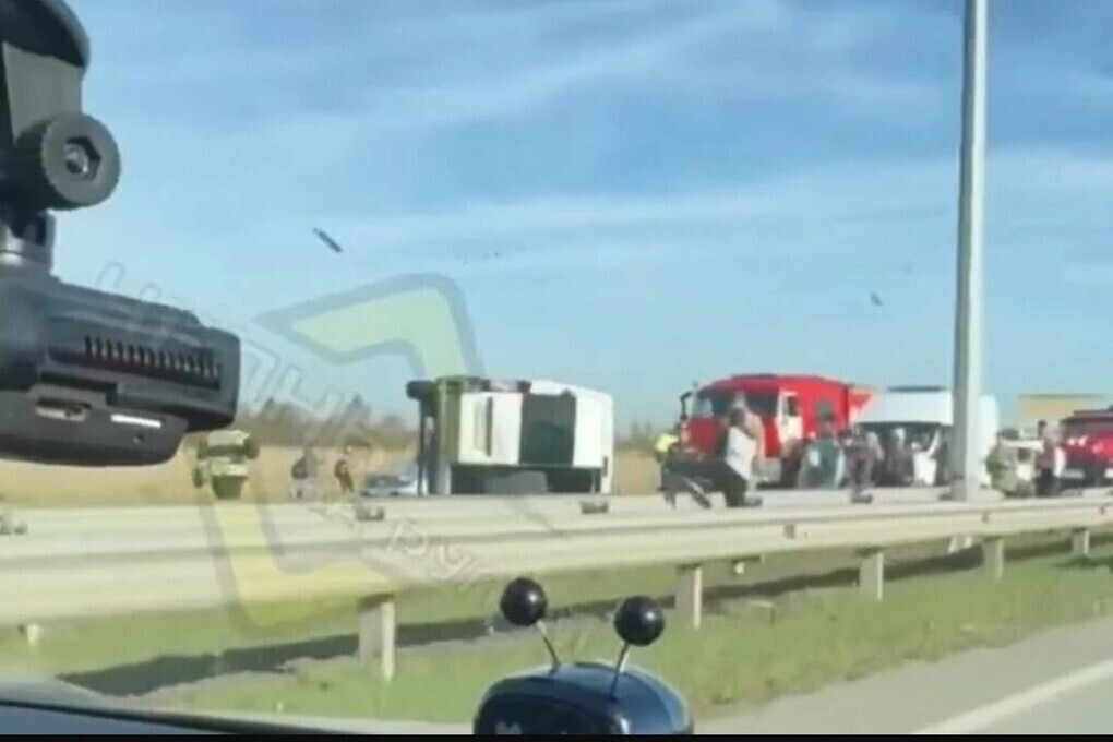 На трассе в Татарстане опрокинулся автобус с пассажирами
