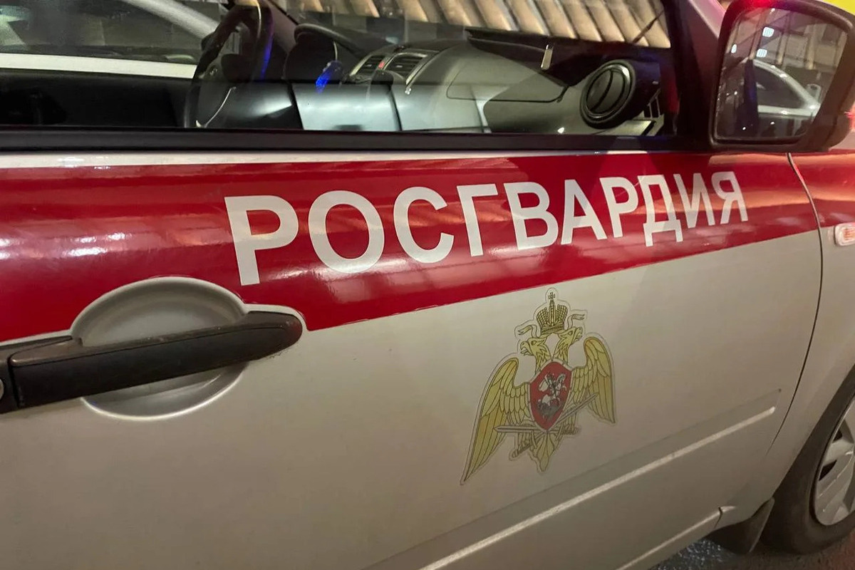 Петербуржец хотел получить духи за 48 тысяч бесплатно, но попался Росгвардии