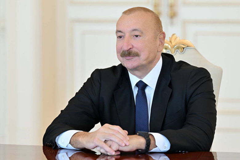 Алиев и Пезешкиан провели телефонный разговор
