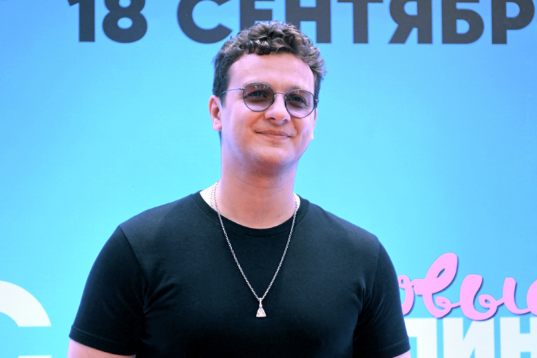 «Папины дочки», слухи о романе с Арзамасовой, театр: как живет актер Бледный