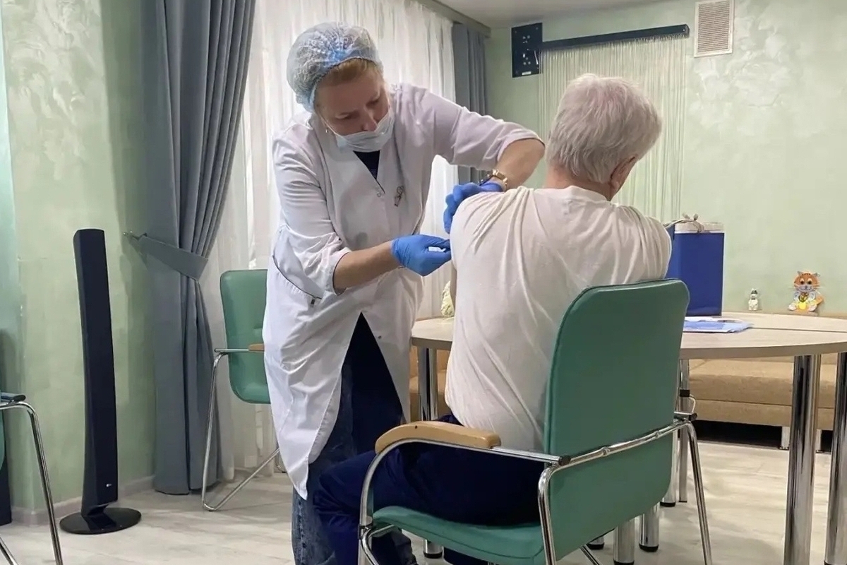 Во Владимире в специальном доме для ветеранов привились от гриппа