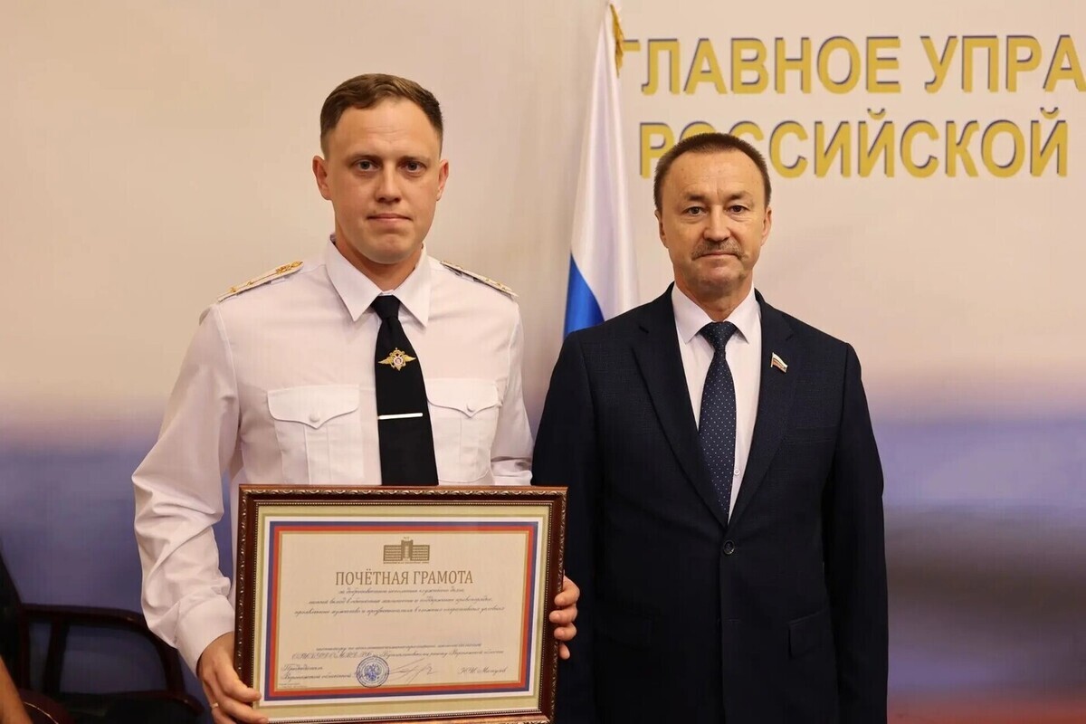 За нейтрализацию нарушителя на выборах наградили воронежского полицейского
