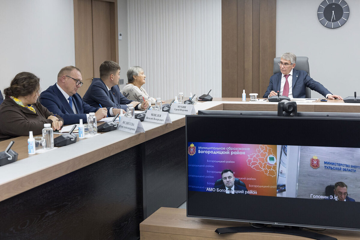 В Туле многодетная мать попросила Миляева упростить продление школьных проездных