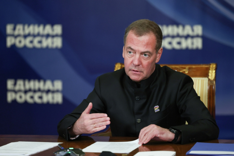 Медведев раскрыл планы по контролю за мигрантами в регионах России