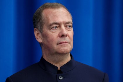Медведев призвал скорее внедрить биометрический контроль мигрантов на границе