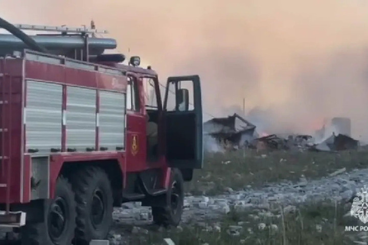 Число погибших при пожаре на складе пиротехники в Кубринске выросло до десяти