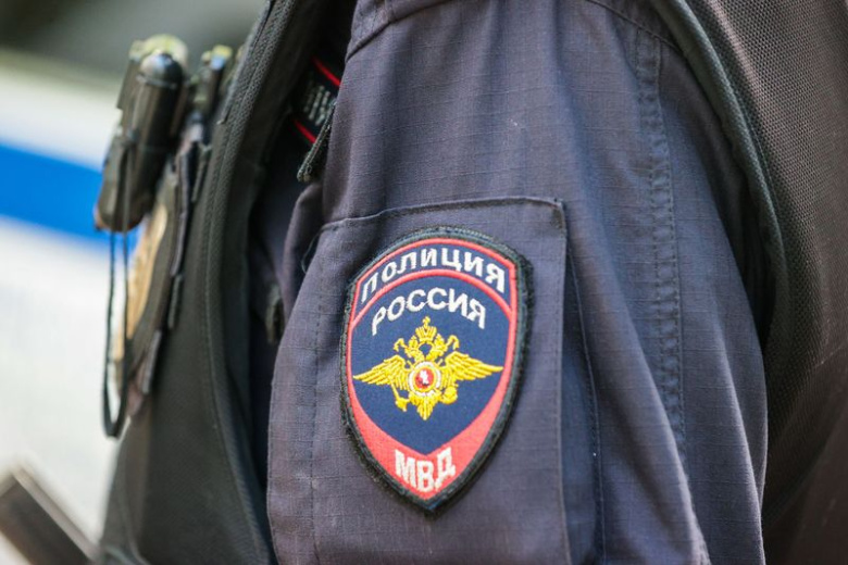 Пьяный живодер выбросил собаку из окна и занес ее обратно в квартиру