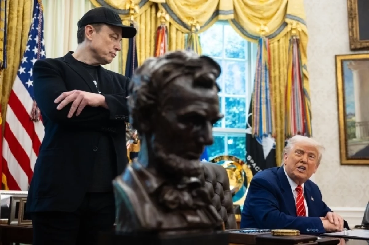 Маск поддержал идею Трампа переименовать ИИ в «суперинтеллект»