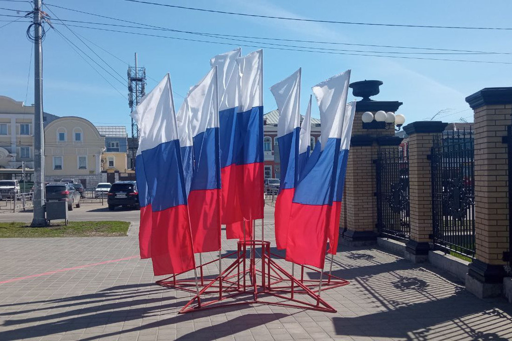 Мэр Барнаула поздравил горожан с Днем воссоединения четырех новых регионов с Россией