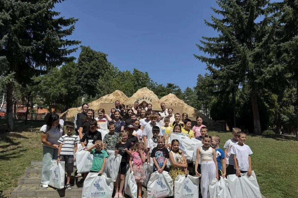 Ессентуки третий год помогают Антрациту: дети, школы и телемосты