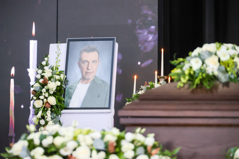 «Благодарен судьбе»: певец Титов о дружбе с Соседовым