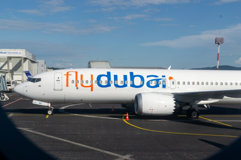 «Хотел захватить управление»: второго пилота борта FlyDubai увели на допрос