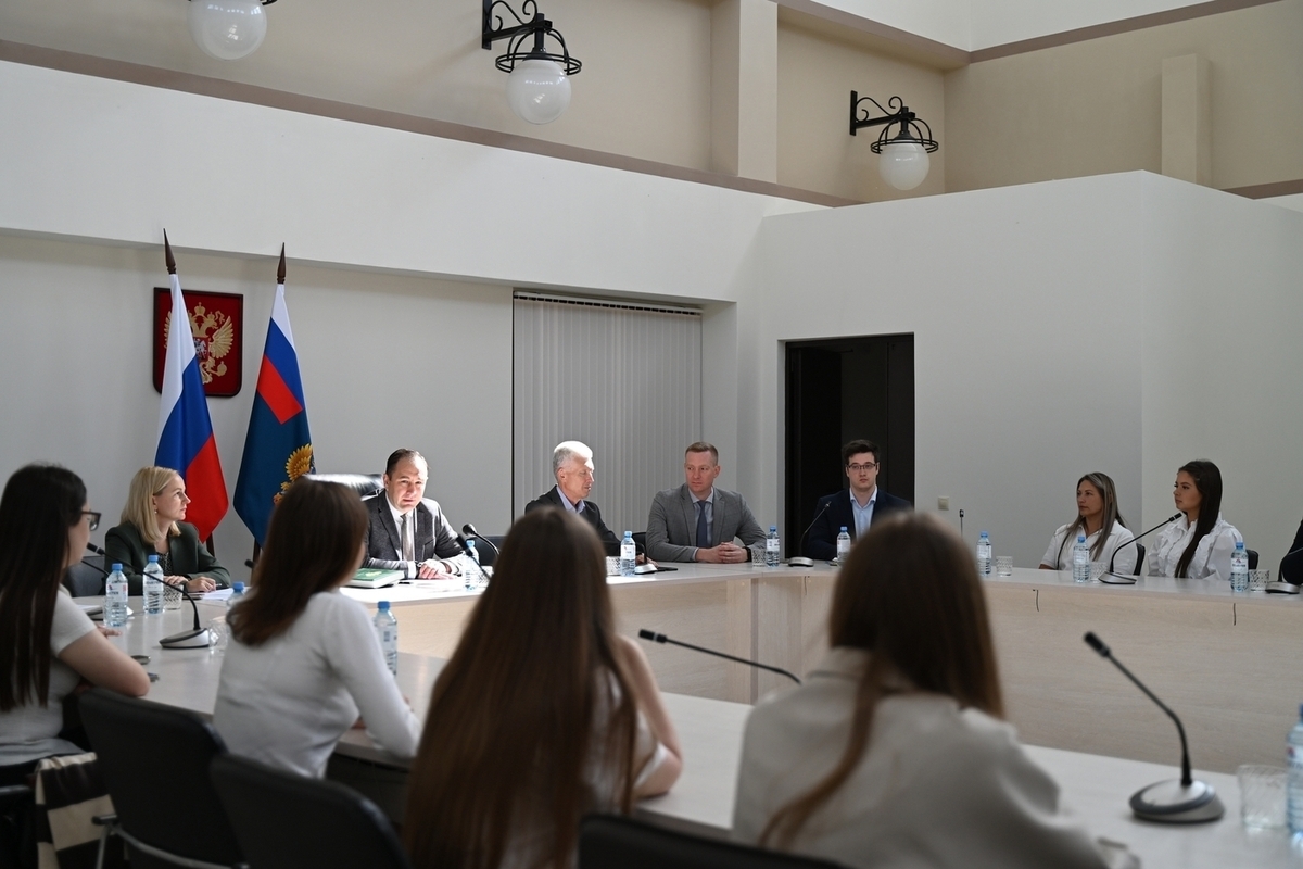Брянским абитуриентам рассказали о службе в прокуратуре