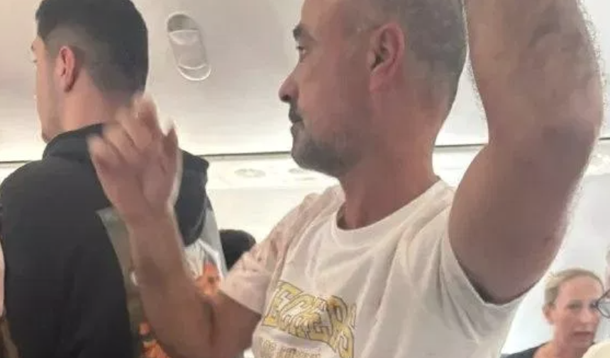 В соцсетях появилось фото с подавшего сигнал бедствия самолета FlyDubai