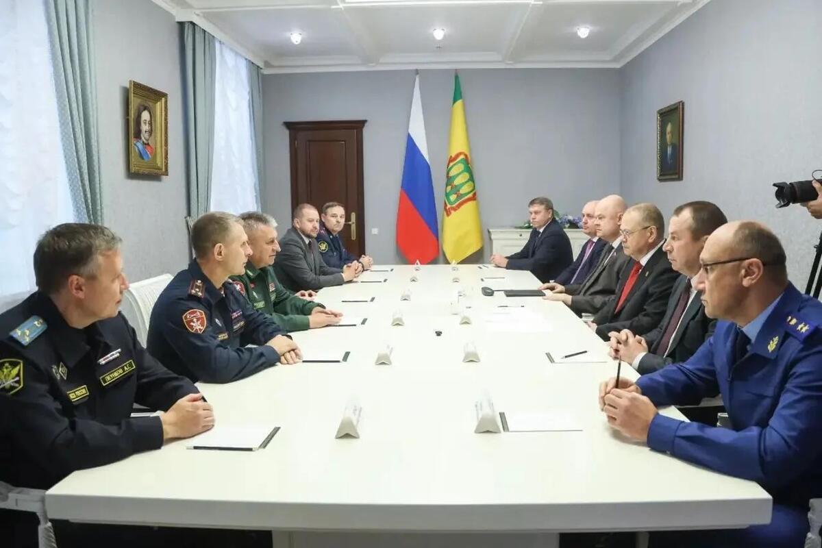 Олегу Мельниченко представили нового начальника управления Росгвардии
