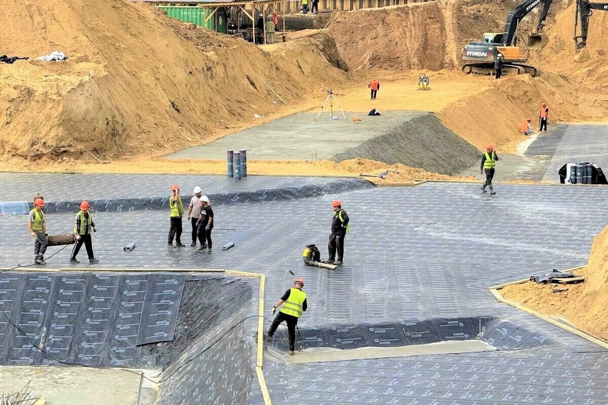 Для нового стадиона в центре Воронежа уже вырыли и бетонируют котлован