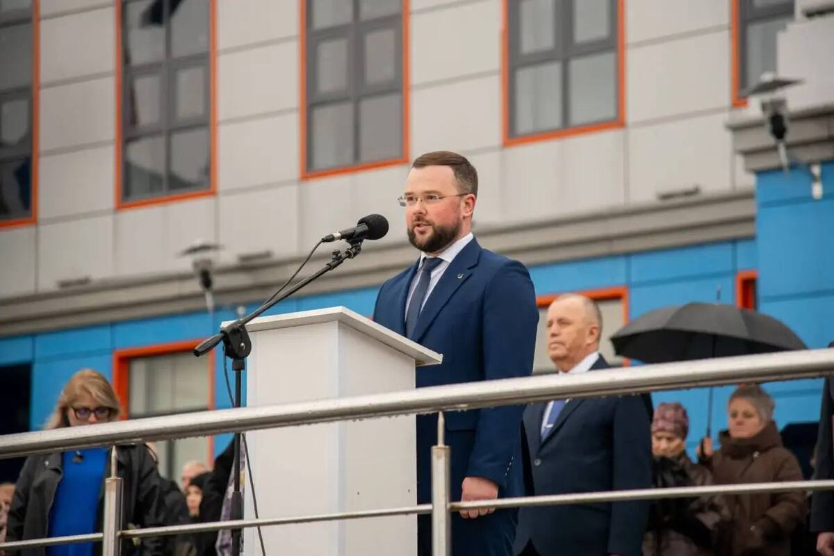 Лебедев поздравил мурманчан с Днем воссоединения ДНР и ЛНР с Россией