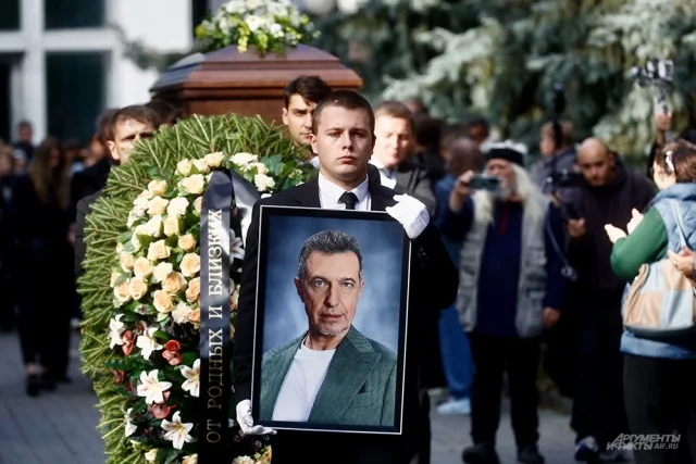 Кудрявцева, Глызин, Королева. Кто пришел проститься с Сергеем Соседовым