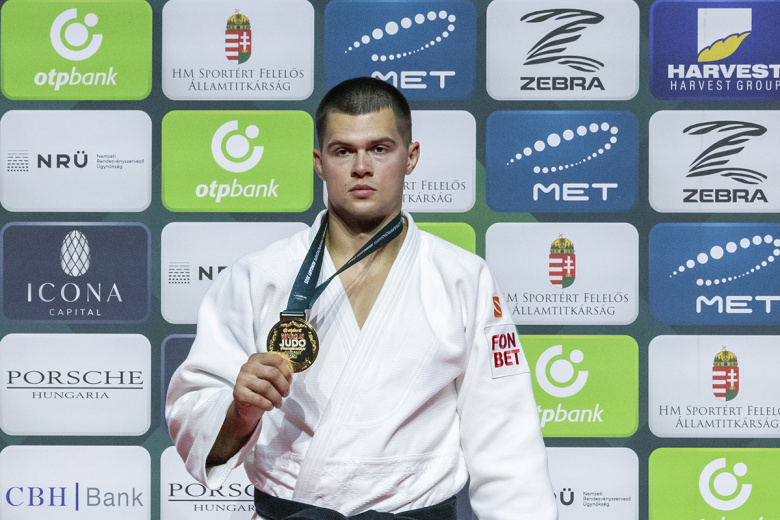 Чемпиона мира из России отстранили за допинг