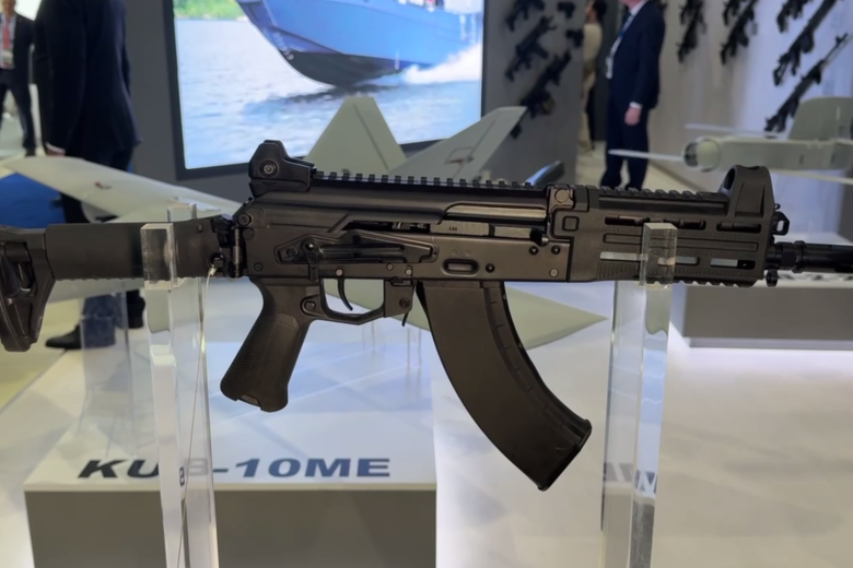 «Калашников» представил новые модели автоматов на выставке ADEX 2026 в Баку