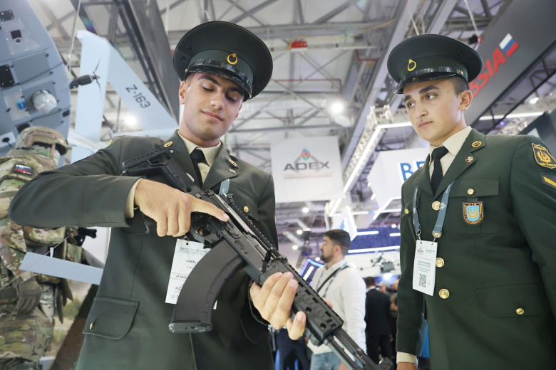 «Калашников» привез лучшее оружие в Баку: фото с выставки ADEX 2026