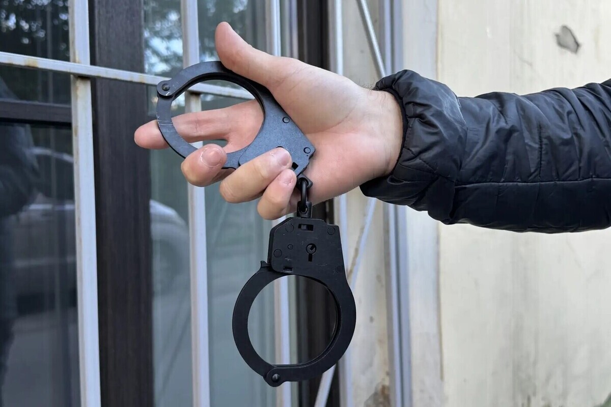 В Ленобласти директор брала взятки за помощь в торгах по перевозке тел умерших