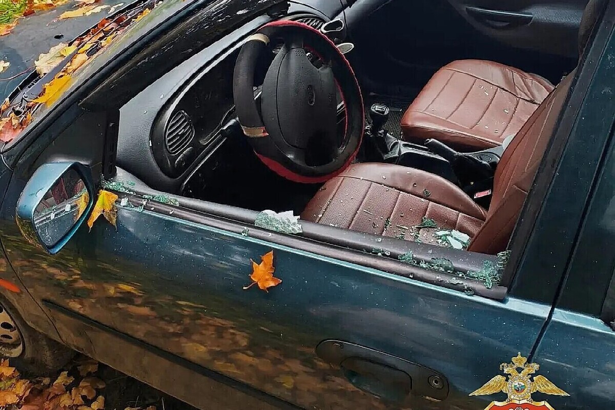 Автомобиль пострадал в давнем конфликте двух приятелей в Тверской области