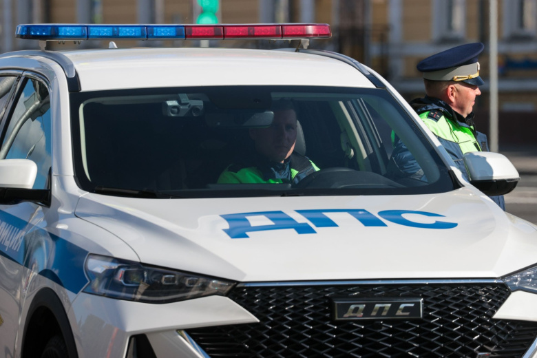 Несколько люксовых авто попали в жуткую аварию на западе Москвы