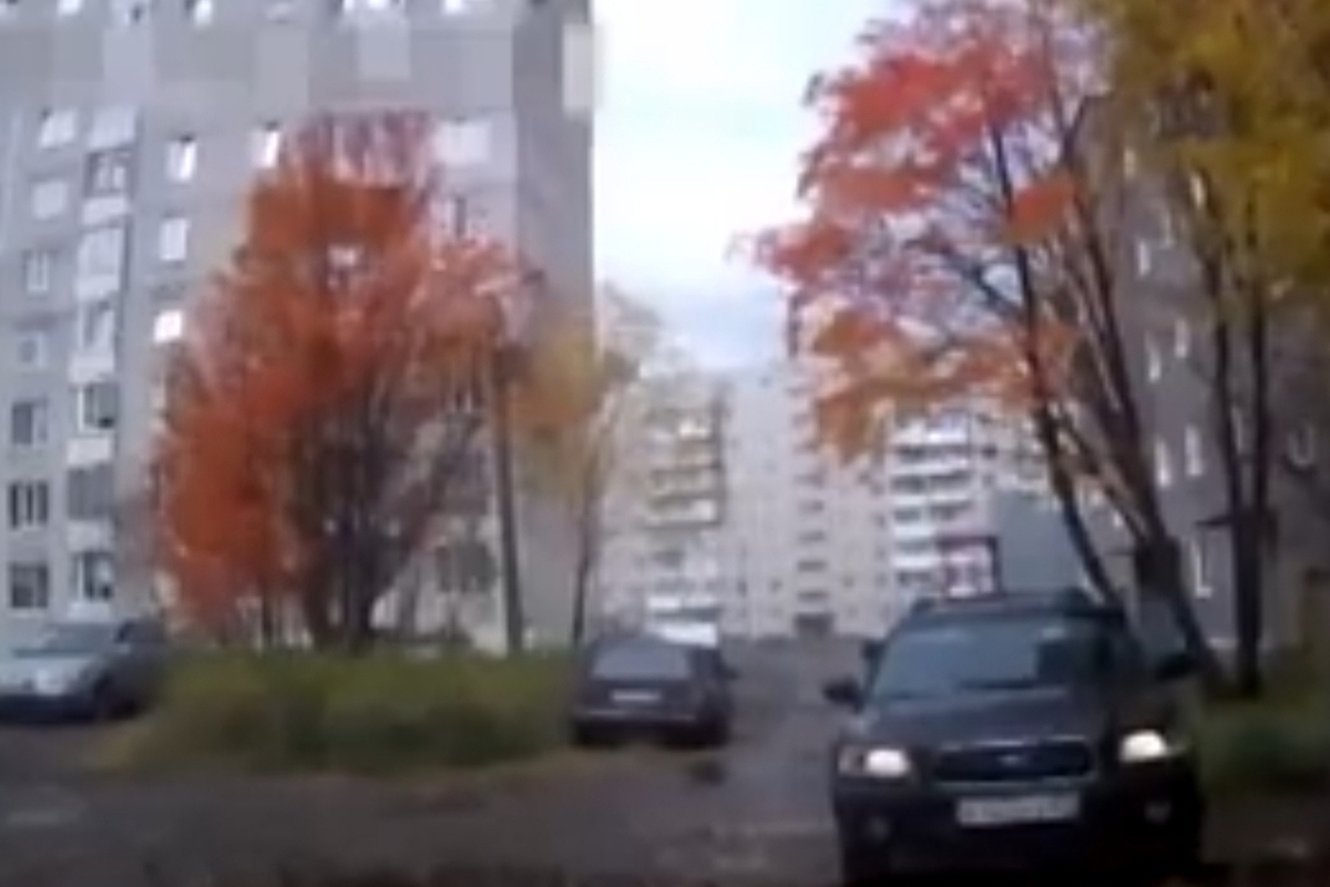 В Мончегорске задержали пьяного водителя после звонка очевидца
